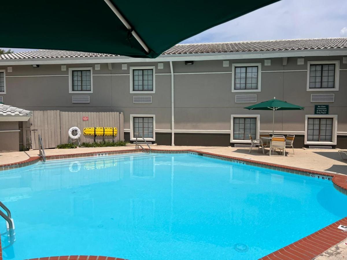 La Quinta Inn Lexington-Horse Park Kültér fotó